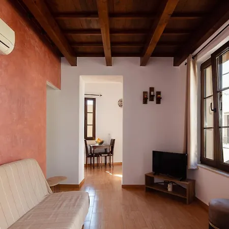 Two Floor Old Town Apartament Retimno