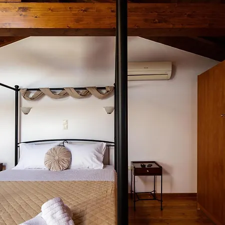 Two Floor Old Town Rethymno (Crete)