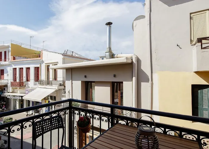 Two Floor Old Town Apartment *